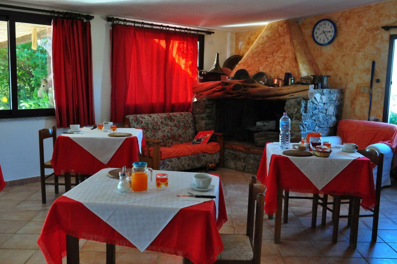 Agriturismo Vaddidulimu Luogosanto Bagian luar foto